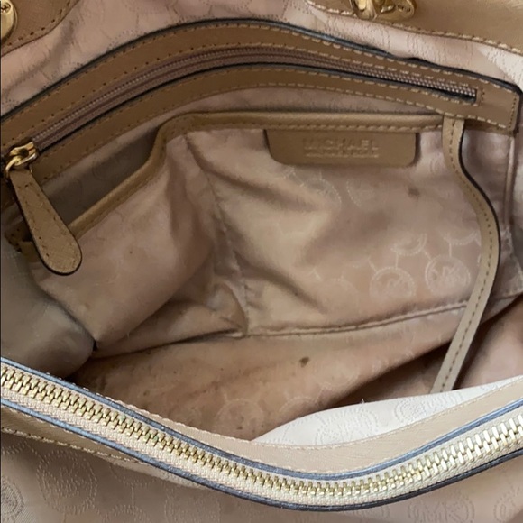 MICHAEL KORS PURSE - Picture 7 of 10